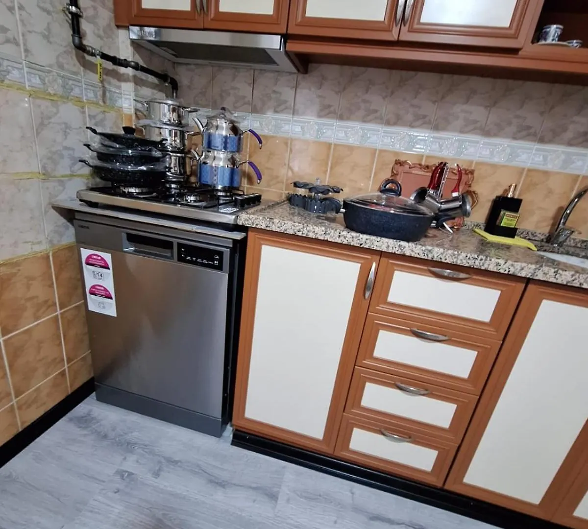 1Ege Ueniversitesi Ve Hastanesine Cok Yakin Aileye Izmir
